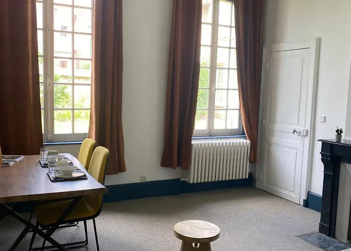 Апартаменты Appartement Confortable Aux Andelys - 90 M² Avec Parking Лез-Андели